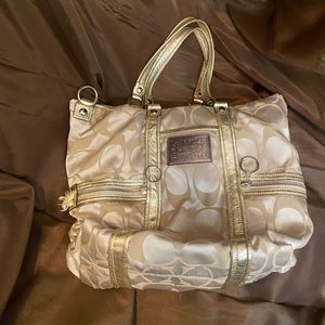 Coach Poppy medium size handbag /shoulder bag